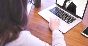 高卒19歳工場勤務から転職活動の面接で採用される準備は研究と練習